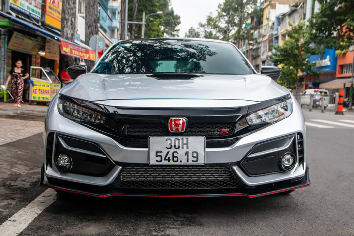 Ông Đặng Lê Nguyên Vũ sở hữu Honda Civic Type R độc nhất Việt Nam - 3