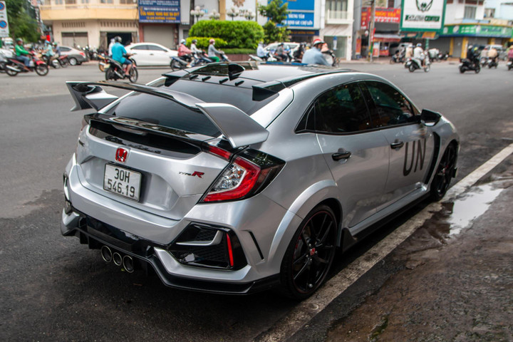 Ông Đặng Lê Nguyên Vũ sở hữu Honda Civic Type R độc nhất Việt Nam - 13