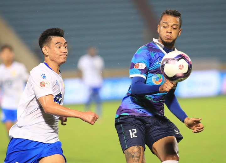 Đánh bại CLB Nam Định, CLB Bình Định thu hẹp khoảng cách với Hà Nội FC - 1