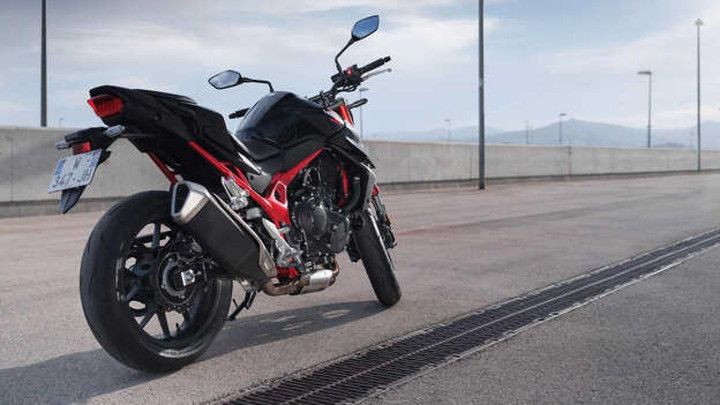 Honda CB750 Hornet 2023 ra mắt tại triển lãm Intermot có gì đặc biệt? - 12