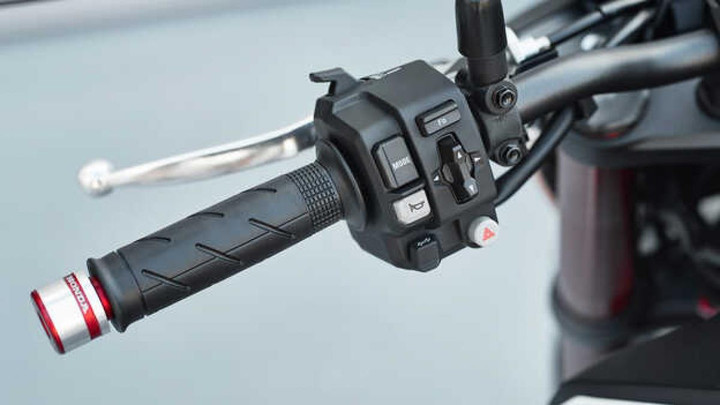 Honda CB750 Hornet 2023 ra mắt tại triển lãm Intermot có gì đặc biệt? - 5