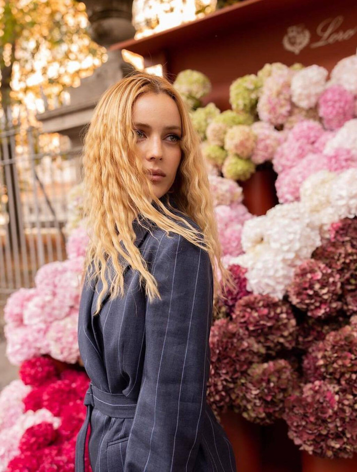 Vẻ đẹp kiêu sa của nữ diễn viên vướng tin đồn hẹn hò Iker Casillas - 7