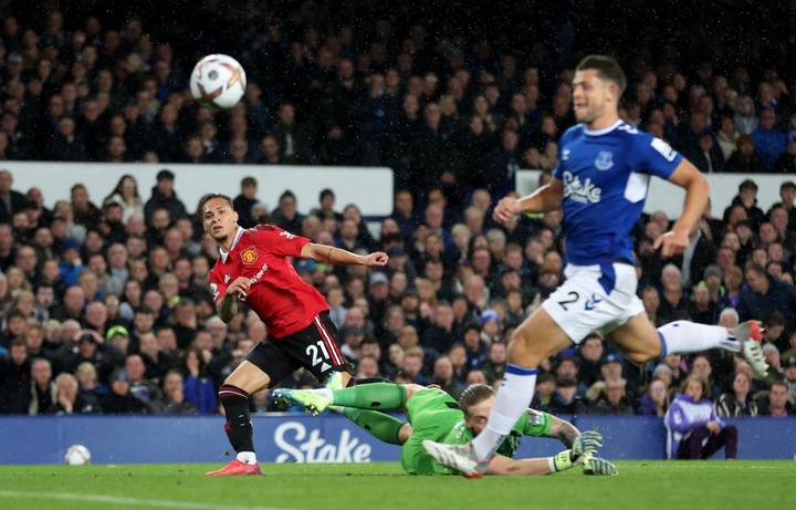 Ronaldo ghi bàn, Man Utd ngược dòng quật ngã Everton - 1