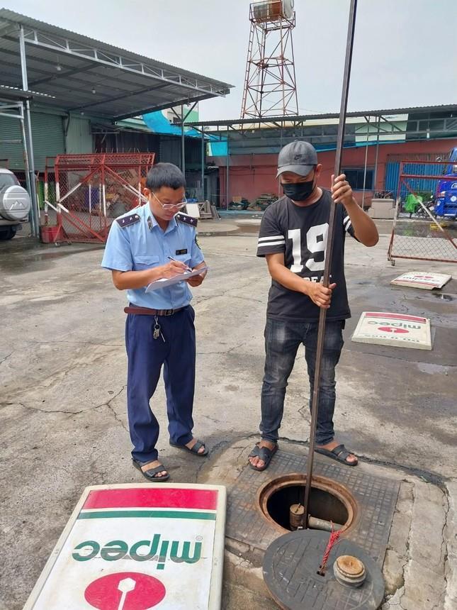 TP.HCM kiểm tra loạt cây xăng báo hết xăng - 1