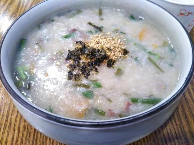 Cháo rất tốt cho sức khỏe nhưng tuyệt đối không được ăn theo cách này - 1