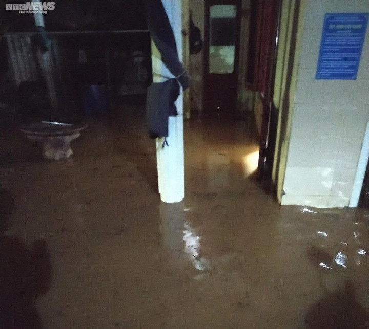 Bình Định, Phú Yên: Mưa lớn, nhiều nơi chìm trong biển nước - 5