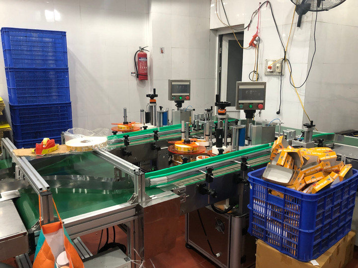 Thu giữ hàng nghìn lọ sa tế tôm giả mạo nhãn hiệu Thuận Phát - 3