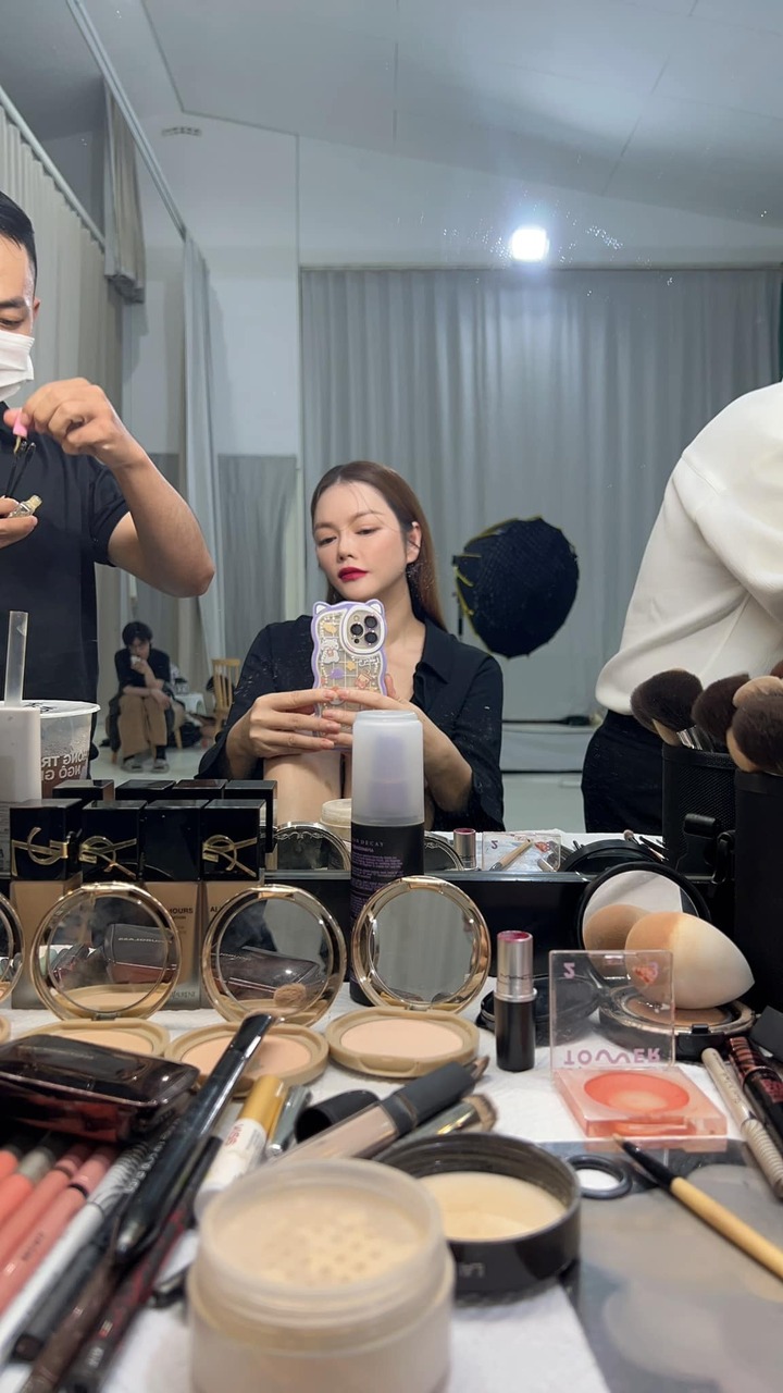 Sao Việt 13/10: Diva Thanh Lam trẻ đẹp bên con gái - 3
