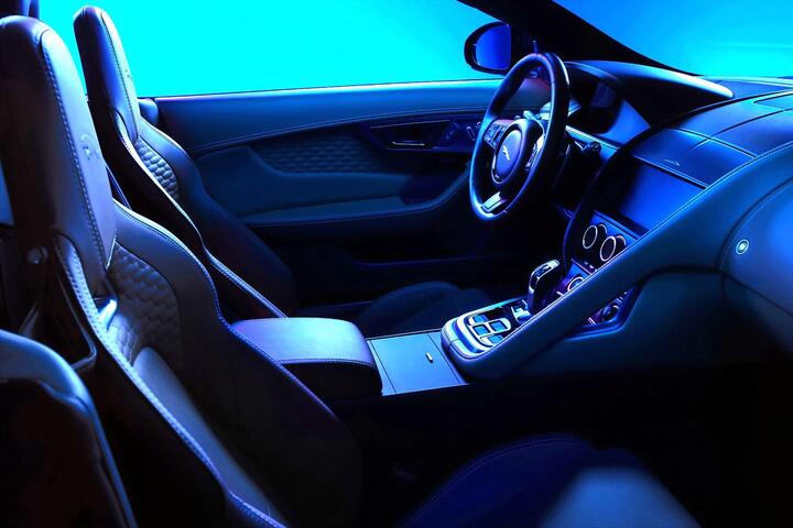 Jaguar ra mắt phiên bản đặc biệt F-Type 75 - 4