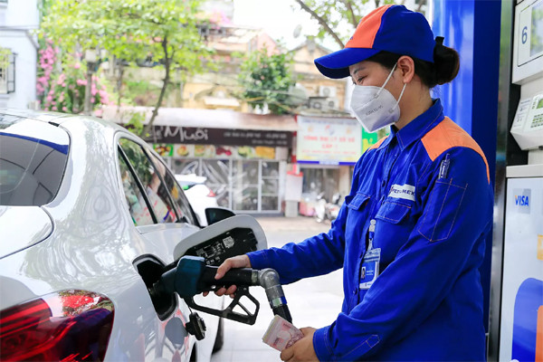 Nếu toàn quyền quản lý, Bộ Công Thương sẽ ngăn chặn khan hiếm cục bộ xăng dầu - 1