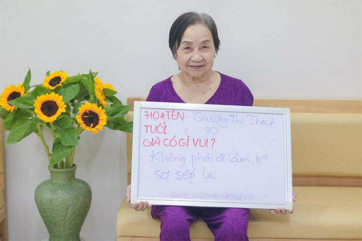 Dí dỏm, hài hước qua bộ ảnh 'Già có gì vui' ở viện dưỡng lão - 5
