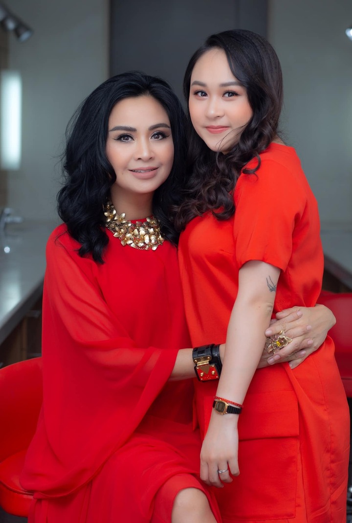 Sao Việt 13/10: Diva Thanh Lam trẻ đẹp bên con gái - 1