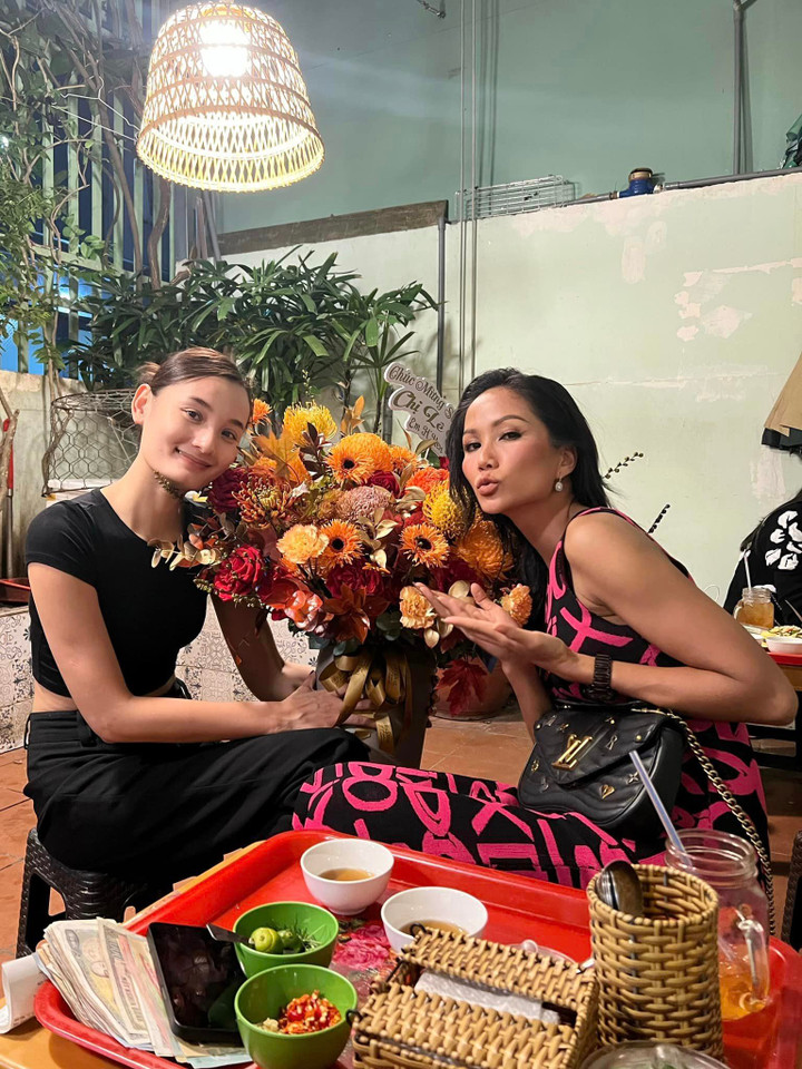 Sao Việt 14/10: Hà Hồ lần đầu lộ diện sau khi nhà bị trộm đột nhập - 6