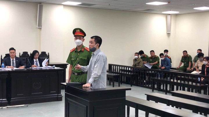 Đề nghị tử hình kẻ găm đinh vào đầu bé gái 3 tuổi ở Hà Nội - 1