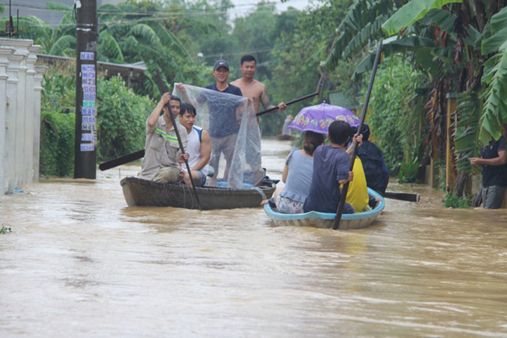 Dự báo thời tiết hôm nay ngày 13/10: Miền Trung, Tây Nguyên mưa to và dông - 1