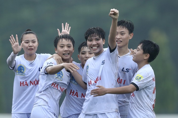 Vòng 11 giải nữ VĐQG 2022: Hà Nội I giành ngôi đầu - 1
