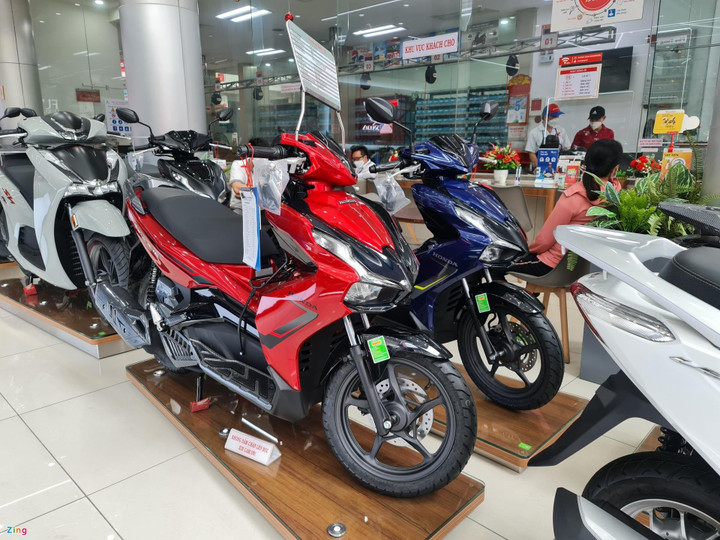 Xe tay ga vẫn khan hàng tại nhiều đại lý, có tiền cũng khó mua - 1