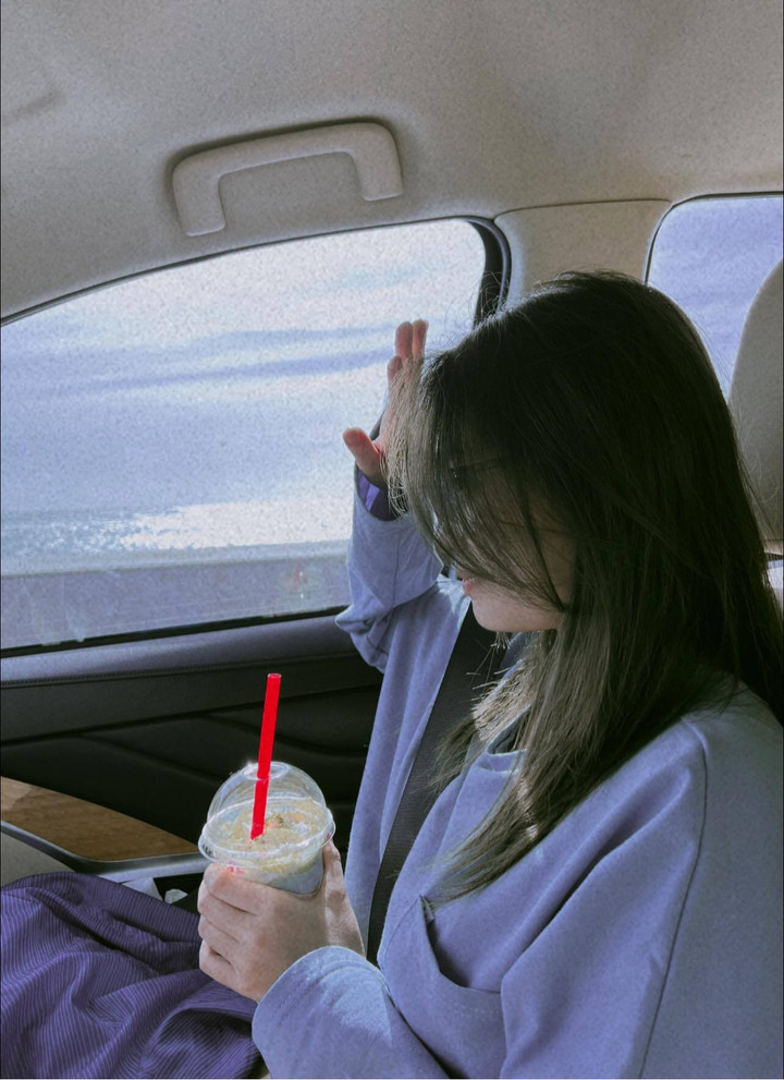 Sao Việt 15/10: Thiện Nhân đăng ảnh tâm trạng, ẩn ý việc bị tổn thương - 1