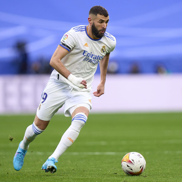 Người hâm mộ bóng đá ngóng chờ kết quả cuộc đua Ballon d’Or - Quả bóng vàng 2022 - 2