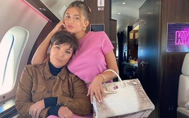 Có gì bên trong máy bay riêng 73 triệu USD của Kylie Jenner? - 2