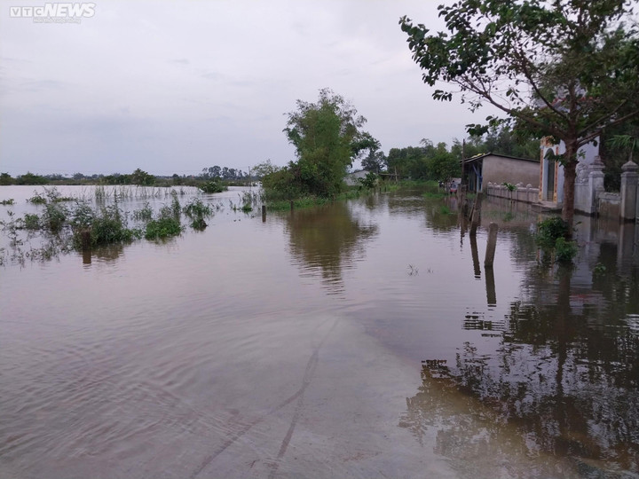 Nhiều vùng ngập nặng, Thừa Thiên - Huế khẩn cấp di dời hơn 37 nghìn dân tránh lũ - 3