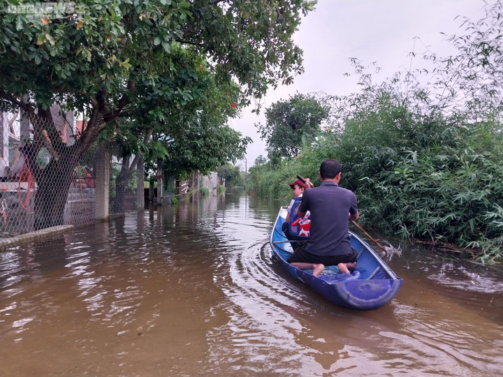 Nhiều vùng ngập nặng, Thừa Thiên - Huế khẩn cấp di dời hơn 37 nghìn dân tránh lũ - 8