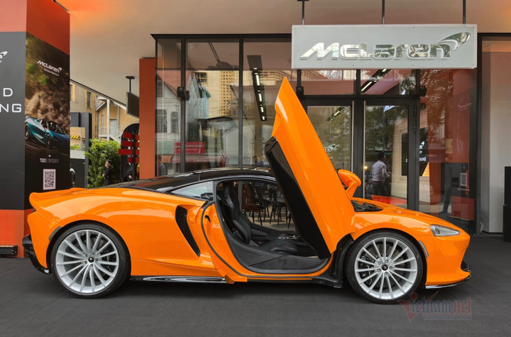Siêu xe McLaren GT giá 16 tỷ có 2 cốp rộng hiếm thấy ở Việt Nam - 1