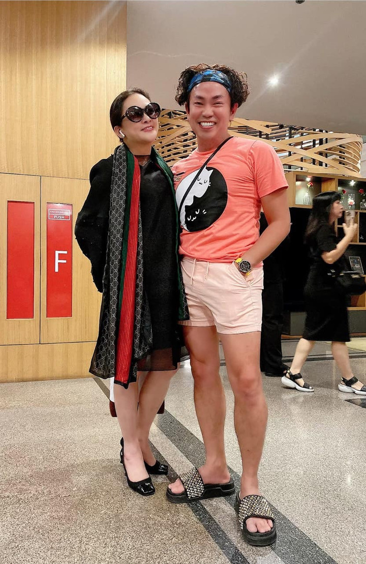 Sao Việt 16/10: Mỹ Tâm trẻ đẹp rạng rỡ bên bố mẹ - 6