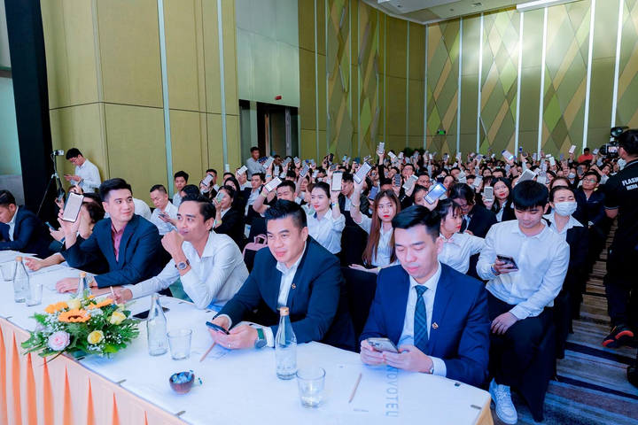 Bùng nhiệt huyết cùng hàng trăm chuyên viên kinh doanh BĐS Đà Nẵng - 5