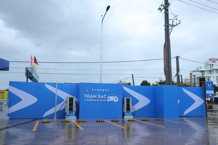 VinFast khai trương dịch vụ sạc xe điện tại hệ thống Petrolimex trên toàn quốc - 2