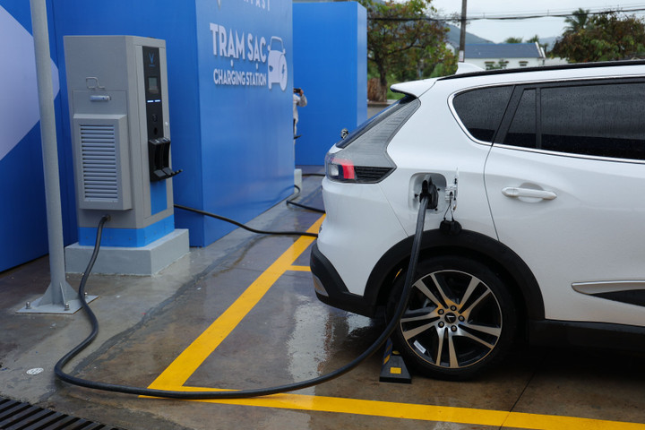 VinFast khai trương dịch vụ sạc xe điện tại hệ thống Petrolimex trên toàn quốc - 3