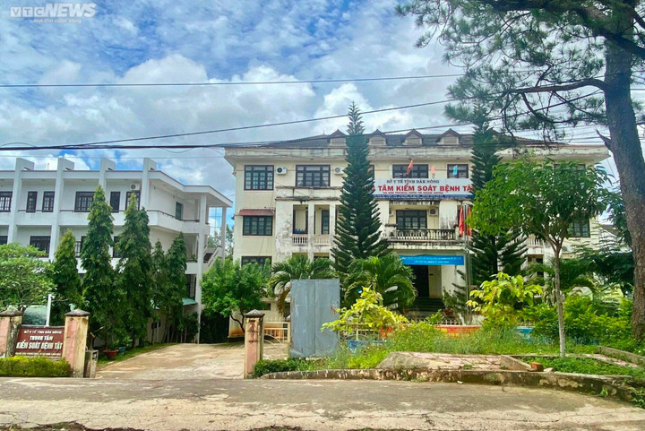 Giám đốc CDC Đắk Nông bị kỷ luật vì liên quan kit test Việt Á - 1