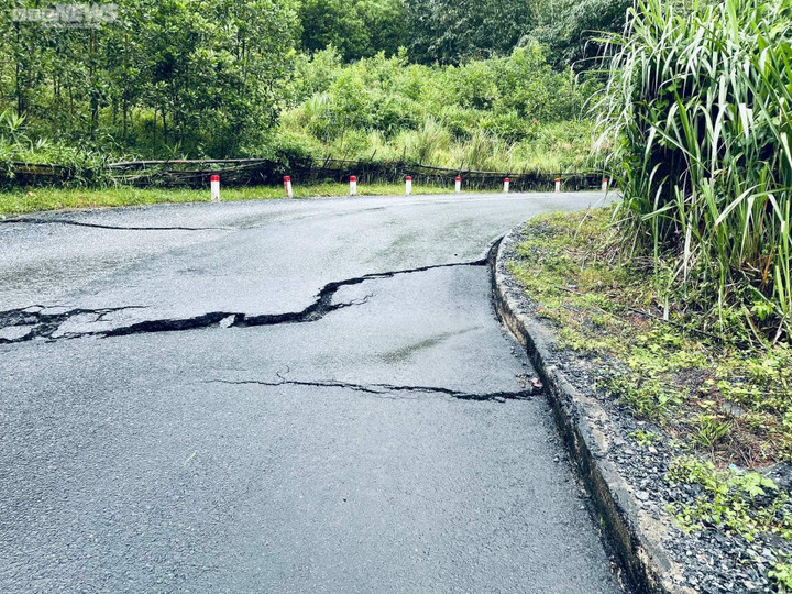 Hơn 1.300 ngôi nhà ở Quảng Trị ngập sâu trong lũ - 2