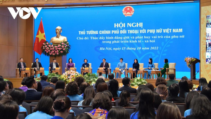 Thủ tướng tham gia Hội nghị đối thoại với phụ nữ Việt Nam - 1