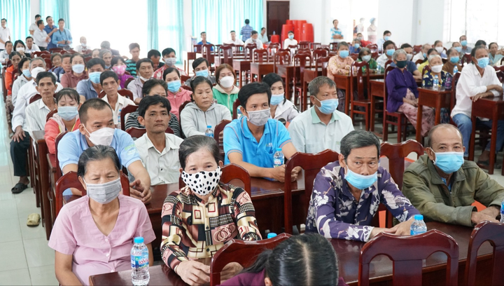 NovaGroup trao tặng kinh phí xây dựng 114 căn nhà đại đoàn kết ở tỉnh Vĩnh Long - 3