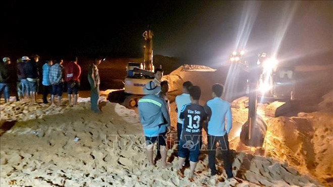 Xác minh ban đầu vụ sạt lở mỏ khai thác titan tại Bình Thuận - 1