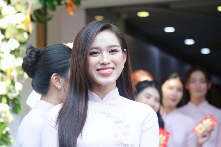 Dàn Hoa hậu, Á hậu xinh đẹp bê tráp trong lễ ăn hỏi của Đỗ Mỹ Linh - 3