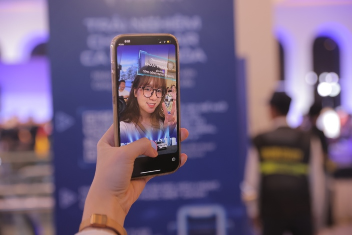 Cộng đồng VinFast TP.HCM phấn khích trong lần đầu chiêm ngưỡng VF 9 - 11