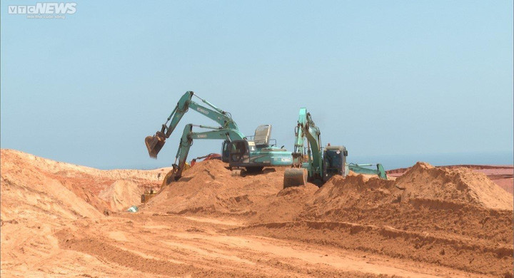 Sập mỏ titan ở Bình Thuận: Tìm thấy thi thể thứ hai - 1