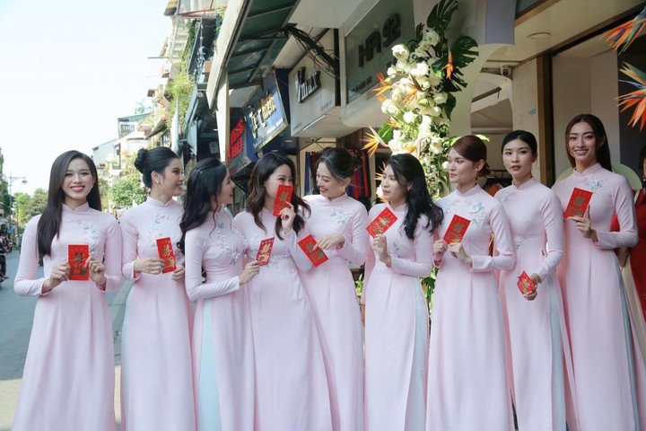 Dàn Hoa hậu, Á hậu xinh đẹp bê tráp trong lễ ăn hỏi của Đỗ Mỹ Linh - 6