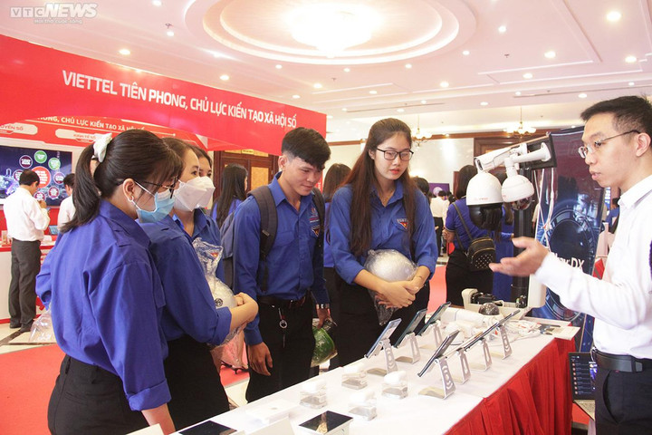 Tây Ninh chuyển đổi số theo hướng lấy người dân làm trung tâm - 3