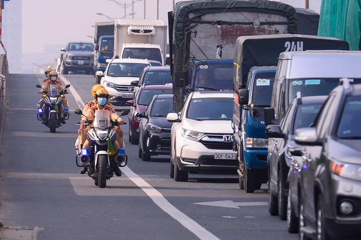 Đề xuất 4 trường hợp CSGT được dừng phương tiện để kiểm tra - 1