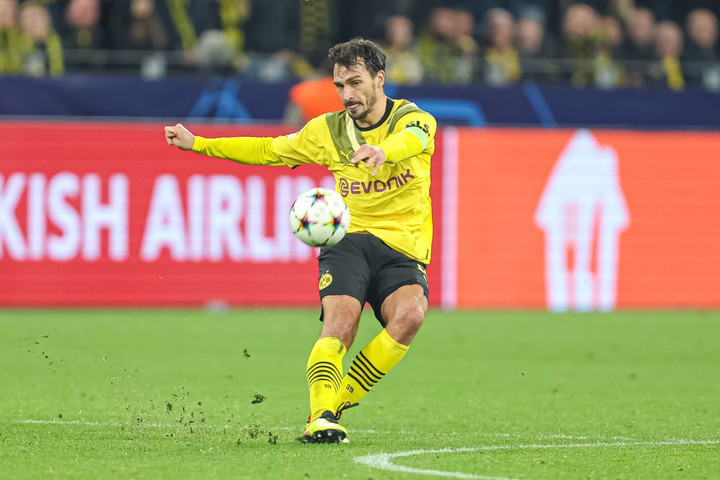 HLV Park Hang Seo dẫn dắt tuyển Việt Nam đấu Dortmund - 1