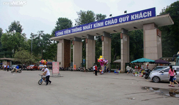 Xóa bỏ hàng rào - quyết tâm 'làm sống lại công viên' của Chủ tịch Hà Nội - 1