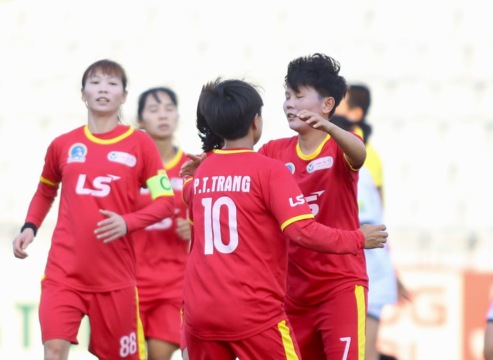 Vòng 11 giải Nữ VĐQG 2022: TP.HCM I khẳng định sức mạnh - 1