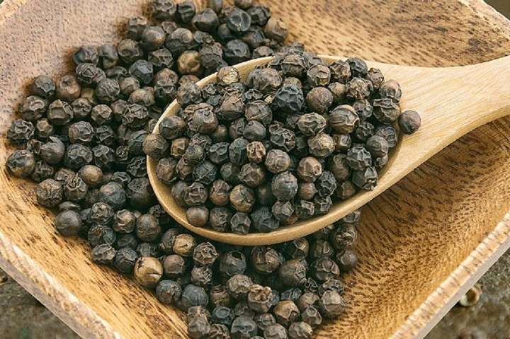 Giá tiêu hôm nay 19/10: Đồng loạt giảm 1.000 đồng/kg - 1