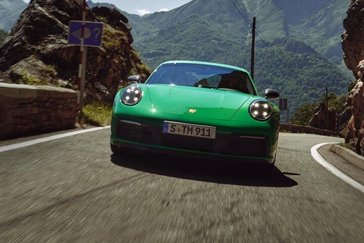 Porsche 911 Carrera T 2023 có mức giá dễ tiếp cận - 2