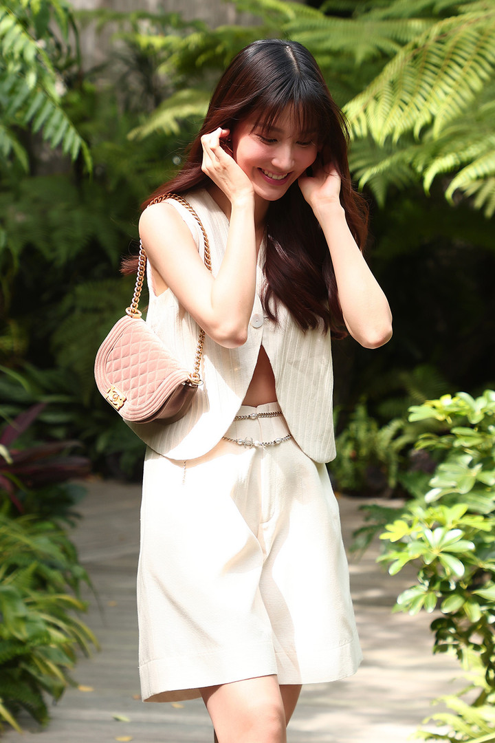 Nhan sắc trong trẻo của Diễm My 9x qua ống kính bạn thân 10 năm - 3