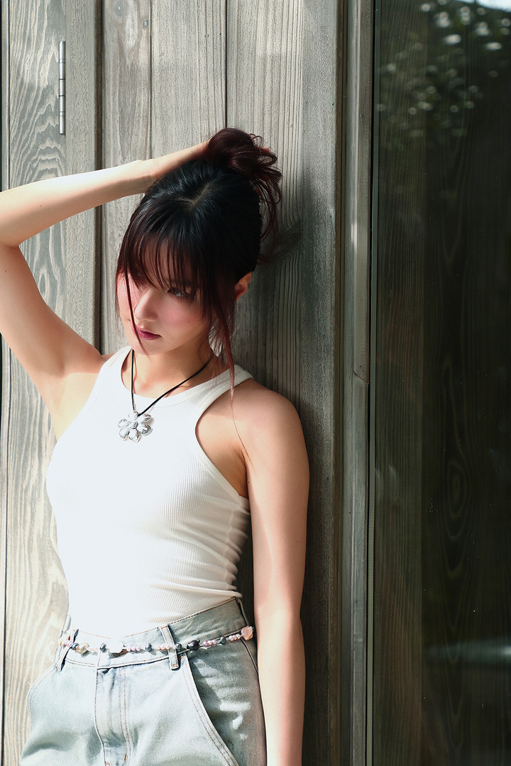 Nhan sắc trong trẻo của Diễm My 9x qua ống kính bạn thân 10 năm - 9