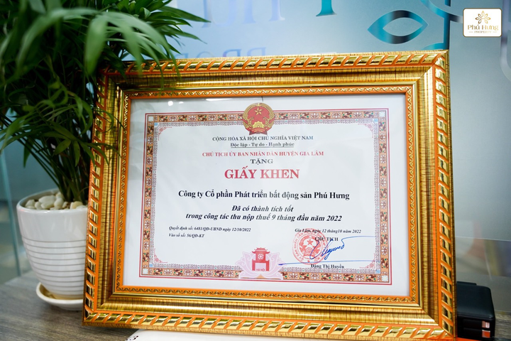 Phú Hưng Property nhận bằng khen của Chủ tịch UBND huyện Gia Lâm - 1